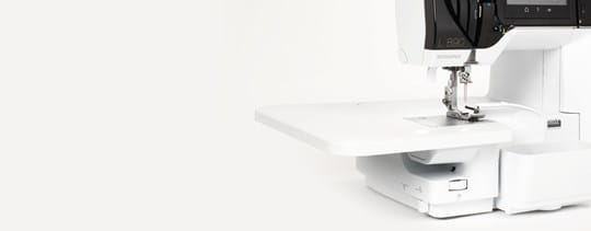 Grand sewing space and freearm