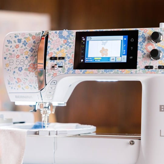 BERNINA 580 Liberty Edition – Stitch your Love Story - BERNINA