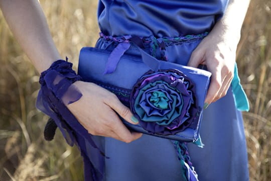 Bolsa para máquina de coser overlock flores azules