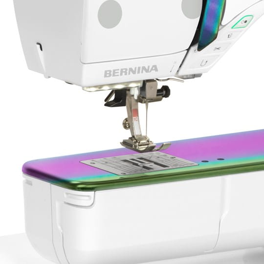 BERNINA 570 QE Tula Pink Special Edition - Hello sparkle! - BERNINA -  BERNINA