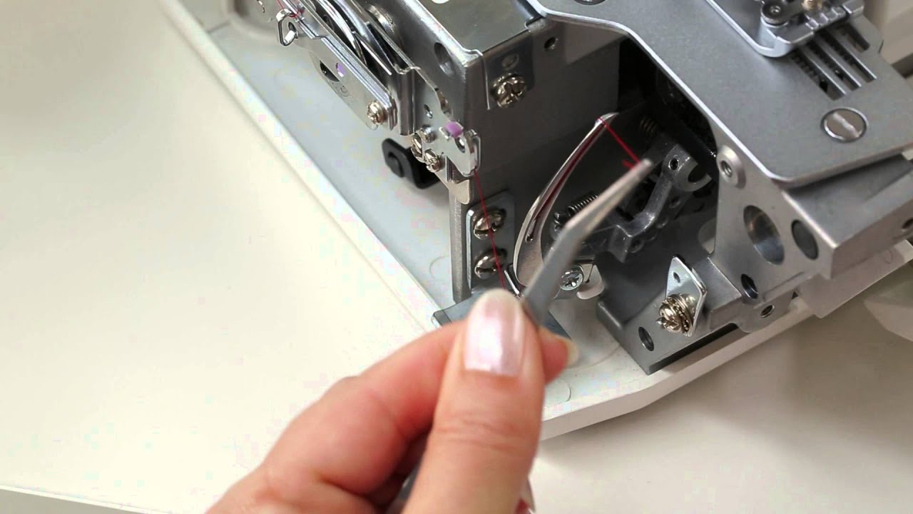 BERNINA L 220 – the perfect companion to your sewing or overlock ...