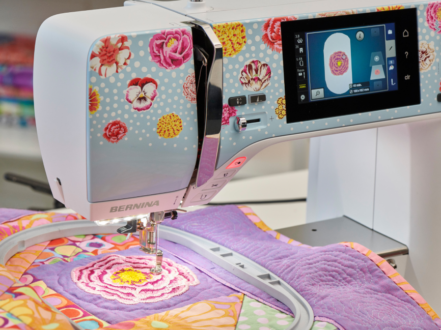 Picture: Kaffe Fassett Embroidery-Flower Quilt  3/10
