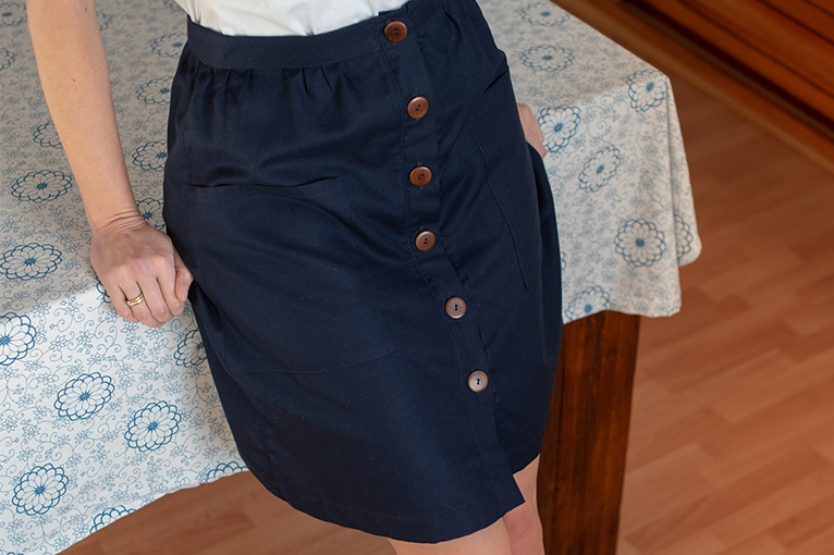 Jupe avec des boutons shop
